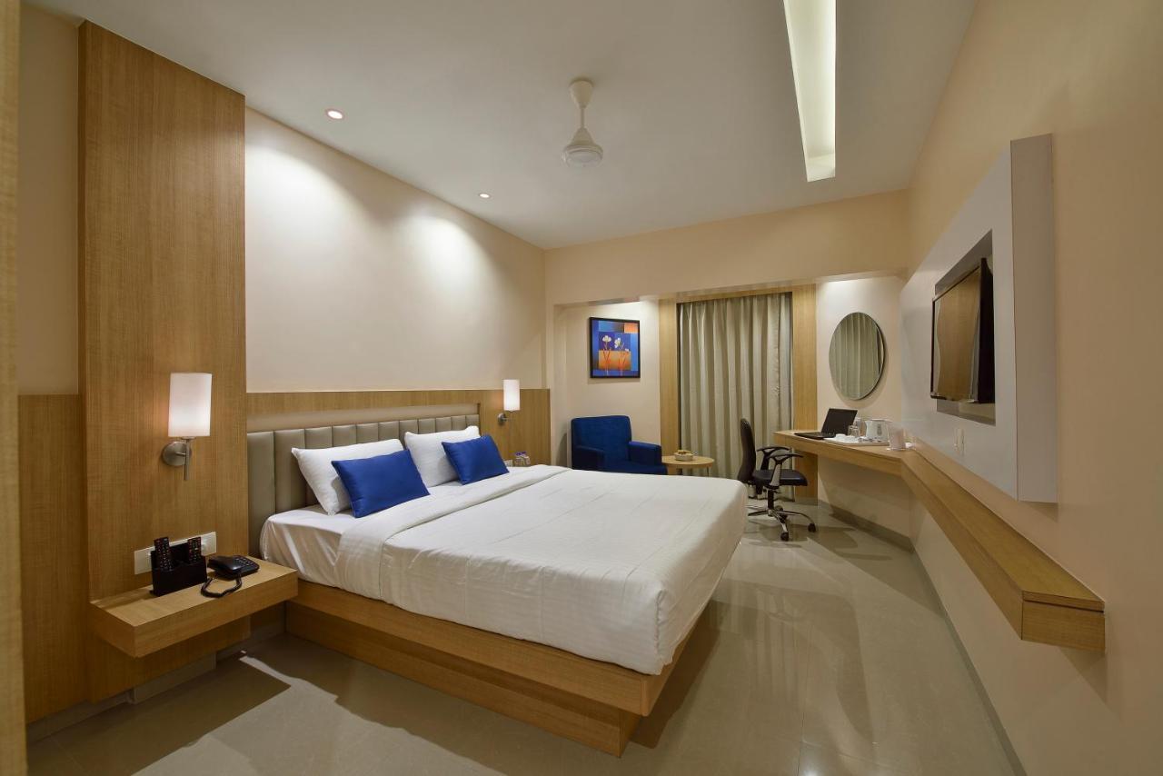 Ankleshwar The Eastern Hotel מראה חיצוני תמונה