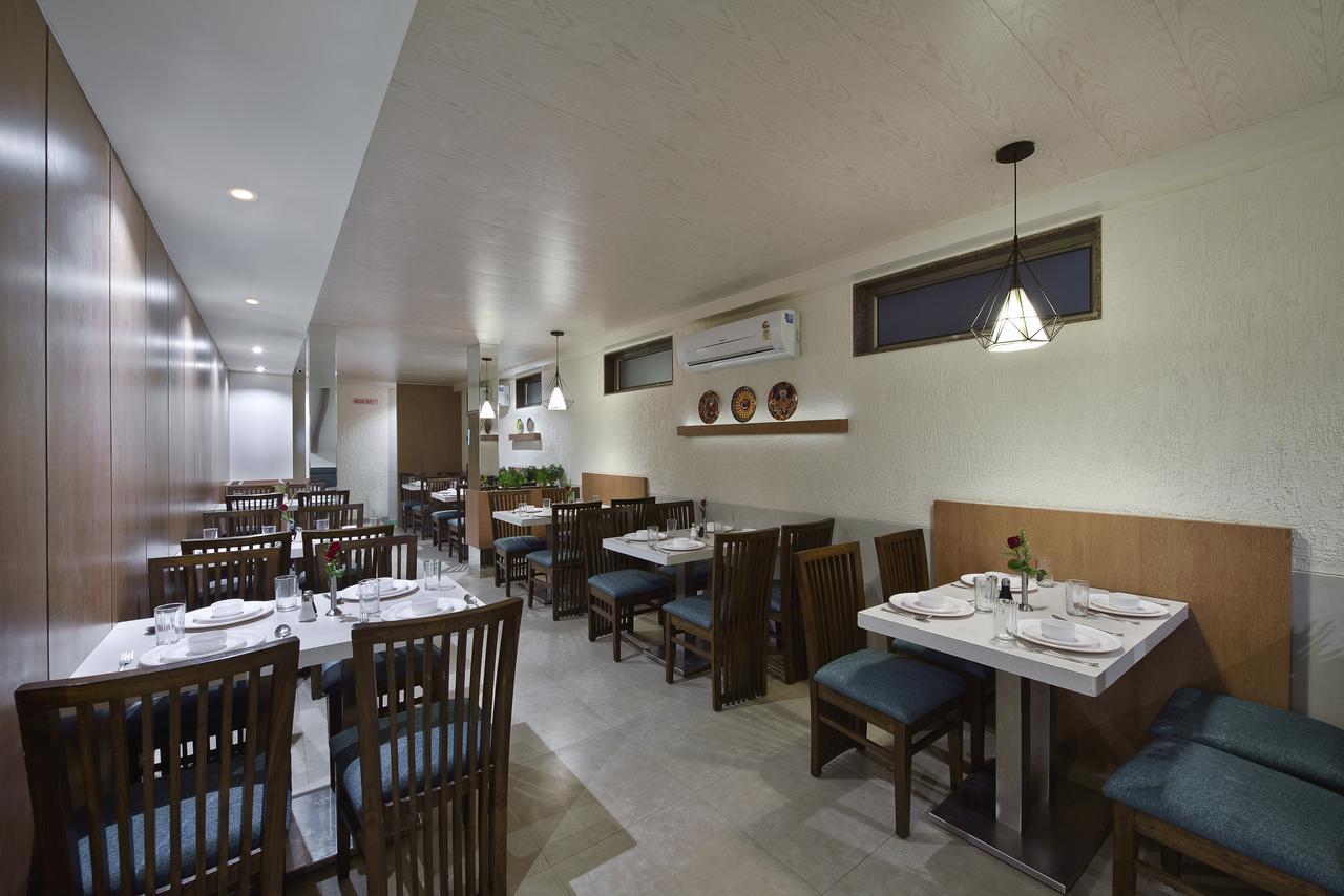 Ankleshwar The Eastern Hotel מראה חיצוני תמונה