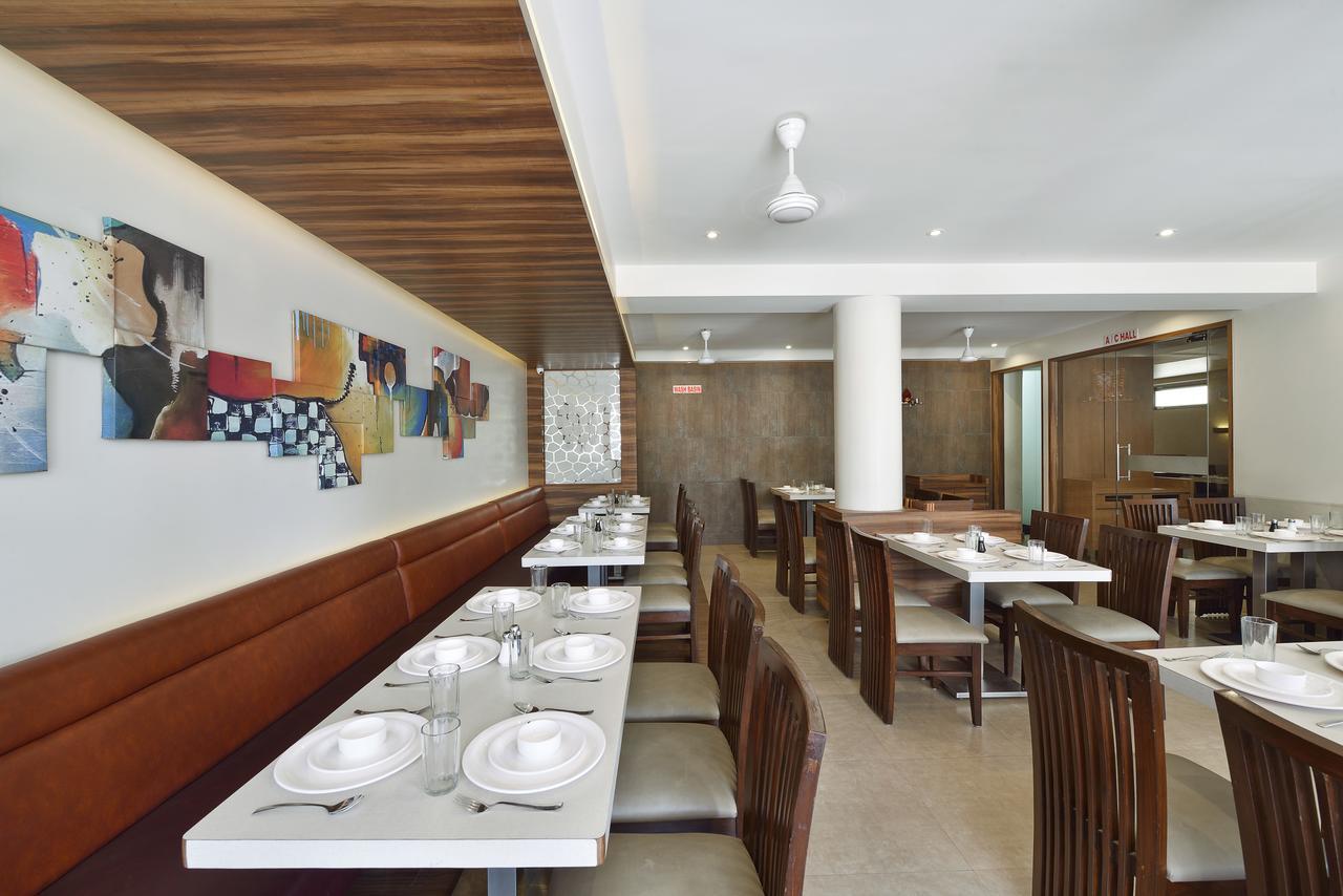 Ankleshwar The Eastern Hotel מראה חיצוני תמונה