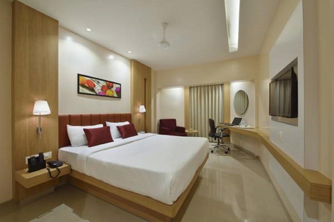 Ankleshwar The Eastern Hotel מראה חיצוני תמונה