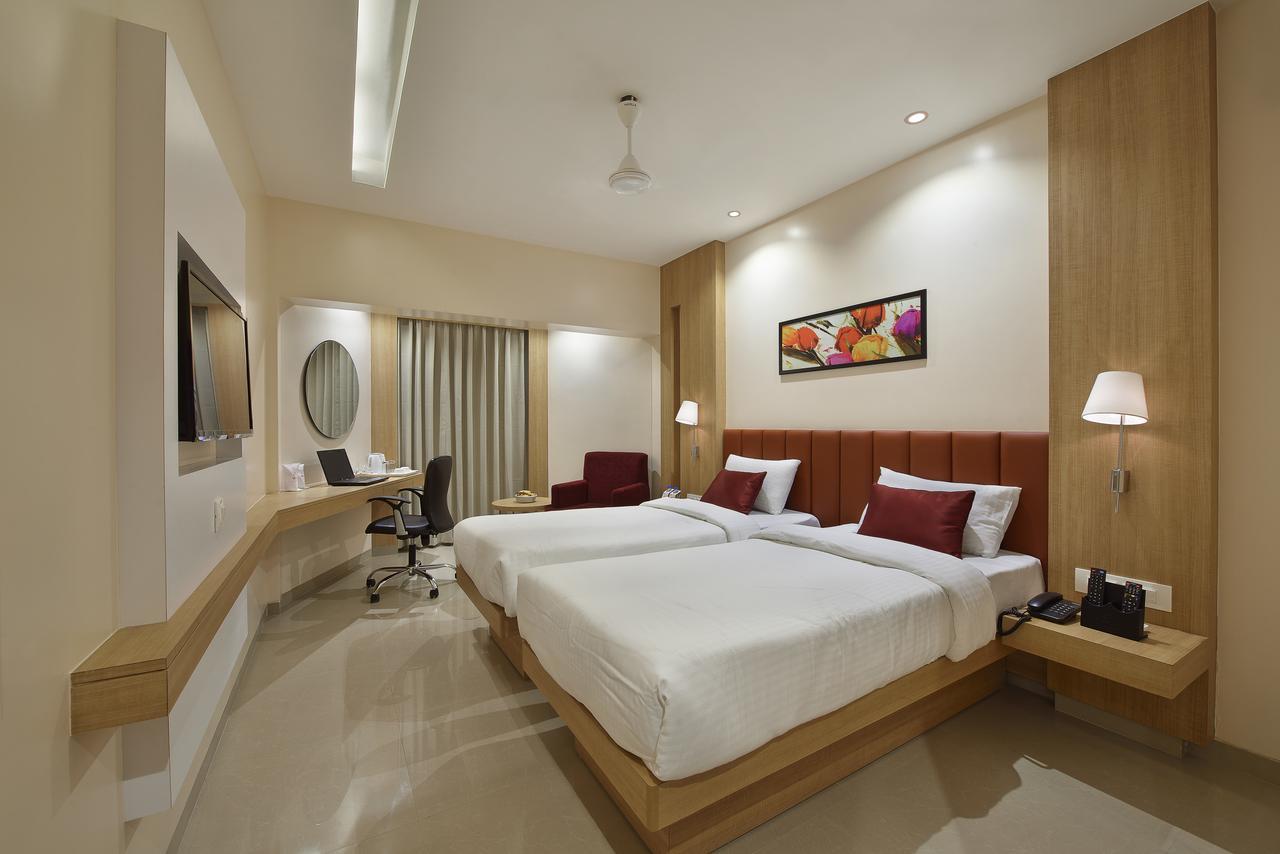 Ankleshwar The Eastern Hotel מראה חיצוני תמונה
